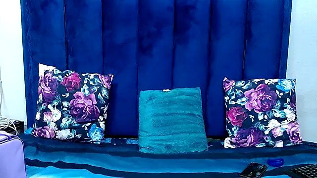 HotSmallTits online show from 04-14-26, 06:58