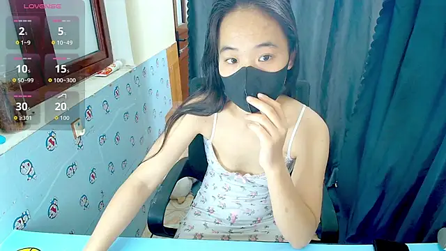 Snapshot of __Saphia__ chatting on 06-10-26, 12:33 Saphia online show from 06-10-26, 12:33