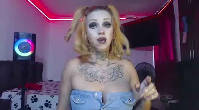 aliceesmith online show from 01-25-25, 01:19