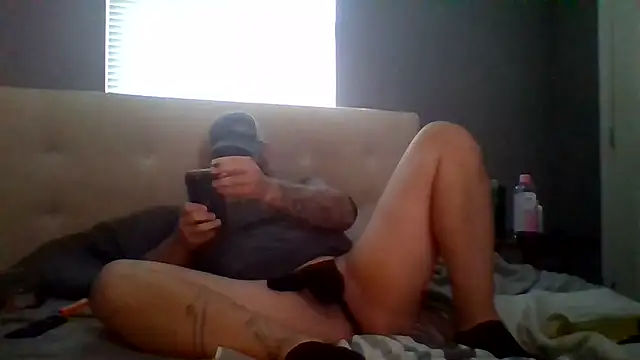 Snapshot of Cummerforyouu2 chatting on 11-23-25, 02:50 Cummerforyouu2 online show from 11-23-25, 02:50