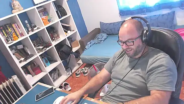 ravingr4d4 online show from 09-19-25, 08:38