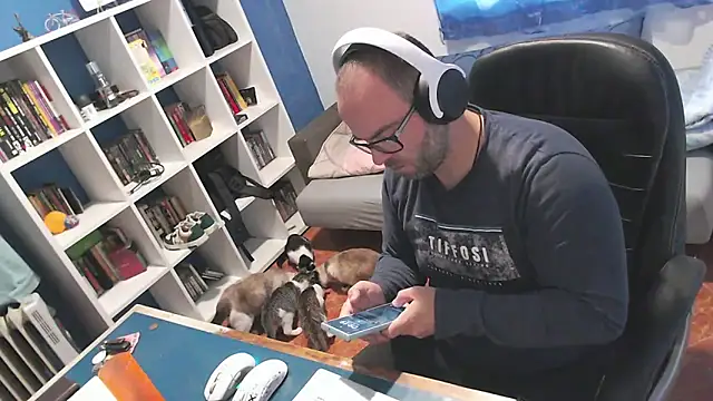 ravingr4d4 online show from 11-11-25, 09:20