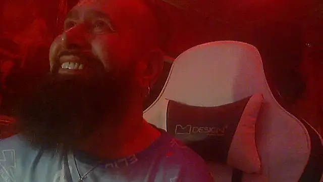 Snapshot of maseurbeardedpig chatting on 08-02-26, 08:40 maseurbeardedpig online show from 08-02-26, 08:40