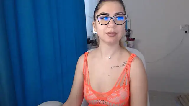 Snapshot of SugarErika chatting on 03-04-25, 03:15 SugarErika online show from 03-04-25, 03:15