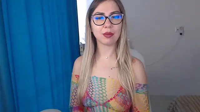 Snapshot of SugarErika chatting on 03-14-25, 06:21 SugarErika online show from 03-14-25, 06:21