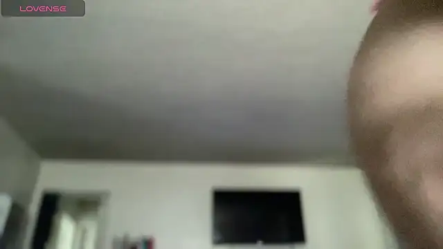 Snapshot of cocaNutt chatting on 08-05-26, 06:11 cocaNutt online show from 08-05-26, 06:11