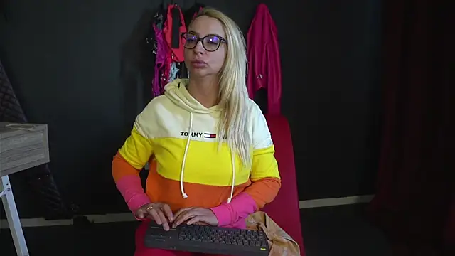 CelineConner online show from 09-16-25, 04:46