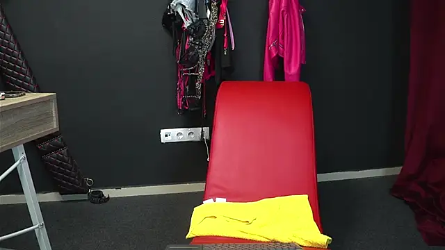 CelineConner online show from 10-10-25, 04:11