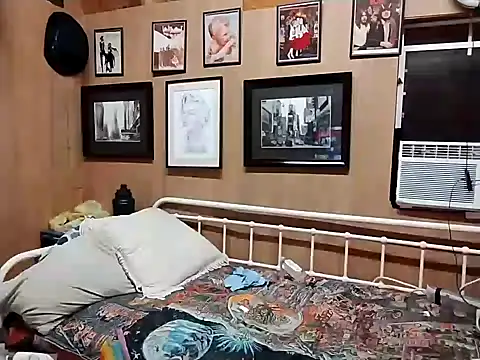 AlphaAlluring69 online show from 01-05-25, 05:51