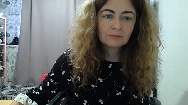Helen1974 online show from 06-07-26, 07:12