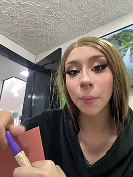 Snapshot of bellablack27 chatting on 03-20-25, 02:10 bellablack27 online show from 03-20-25, 02:10