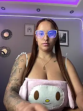 Snapshot of Seized_lust chatting on 01-11-25, 02:47 Seized lust online show from 01-11-25, 02:47