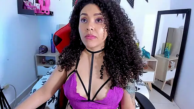 Zoe Gruber online show from 12-14-24, 01:39