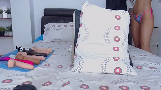 AnaMurcia online show from 12-15-24, 05:20