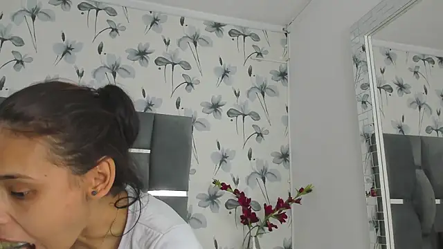 Ehotloveaxxx online show from 10-21-25, 05:46