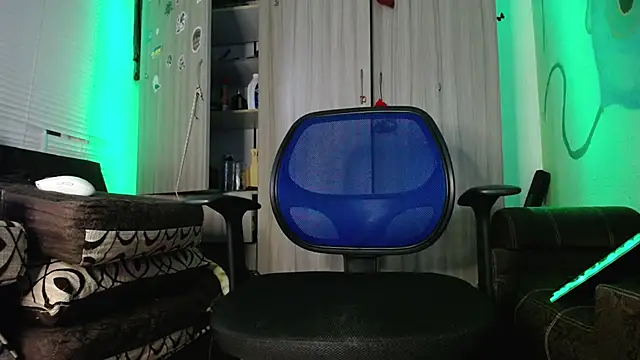 zacwatson  online show from 01-12-25, 05:45