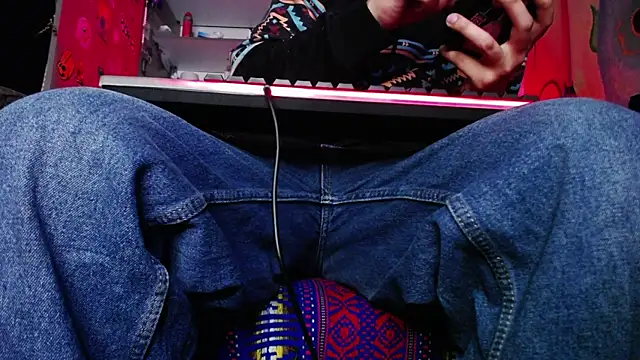 zacwatson  online show from 10-08-25, 07:39