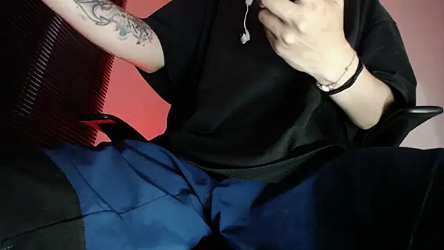 zacwatson  online show from 04-21-26, 02:37