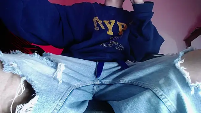 Snapshot of zacwatson_ chatting on 04-24-26, 11:07 zacwatson online show from 04-24-26, 11:07