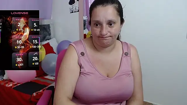 Snapshot of CristialJones_ chatting on 03-22-25, 03:20 CristialJones online show from 03-22-25, 03:20