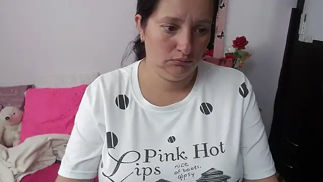 Snapshot of CristialJones_ chatting on 10-10-25, 12:15 CristialJones online show from 10-10-25, 12:15