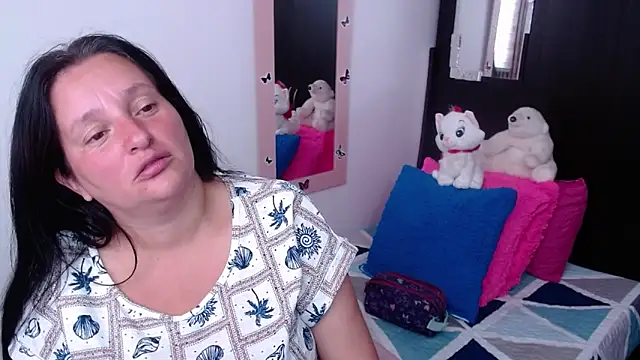 Snapshot of CristialJones_ chatting on 11-04-25, 01:54 CristialJones online show from 11-04-25, 01:54