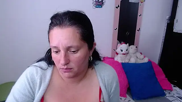 Snapshot of CristialJones_ chatting on 11-27-25, 01:35 CristialJones online show from 11-27-25, 01:35