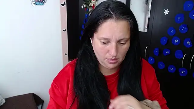 Snapshot of CristialJones_ chatting on 12-15-25, 02:43 CristialJones online show from 12-15-25, 02:43