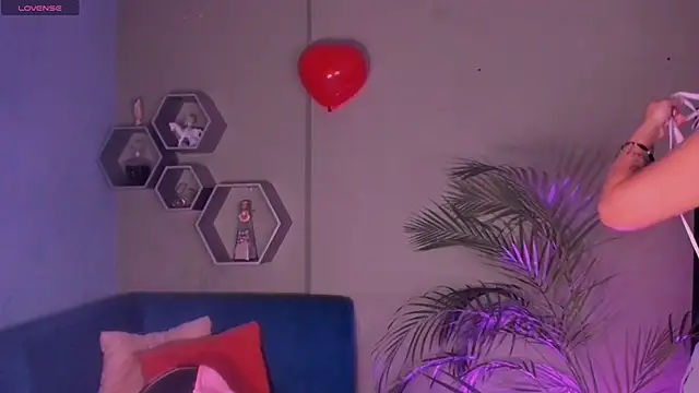 Sussy Bell01 online show from 02-20-25, 06:02