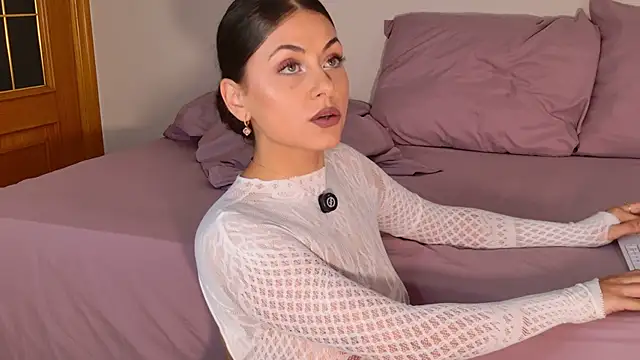 Snapshot of AvaBabyGirl chatting on 10-18-25, 01:01 AvaBabyGirl online show from 10-18-25, 01:01