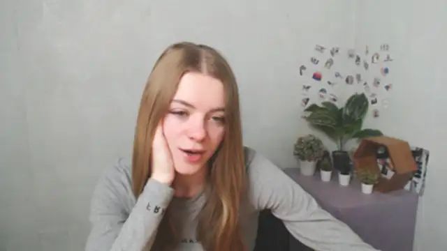 AliceFlirtt  online show from 12-16-25, 09:36