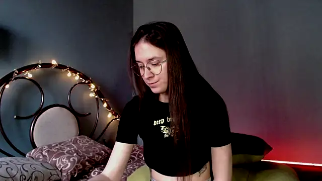 wow  kelly online show from 02-19-25, 01:28