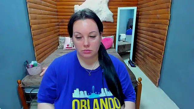 BubbleEmma online show from 01-18-25, 01:51