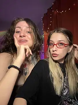 Dooubletroublee online show from 12-13-24, 01:37