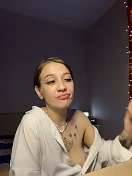 Dooubletroublee online show from 02-24-25, 12:41