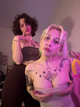 Dooubletroublee online show from 05-16-26, 02:19