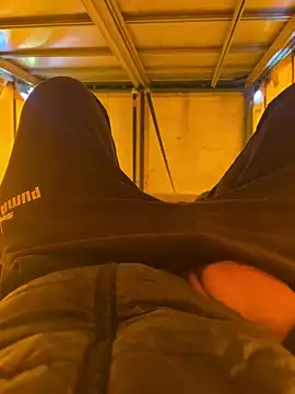 Snapshot of cussy007 chatting on 12-04-24, 11:41 cussy007 online show from 12-04-24, 11:41