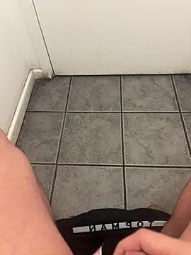 Snapshot of cussy007 chatting on 12-18-24, 09:14 cussy007 online show from 12-18-24, 09:14