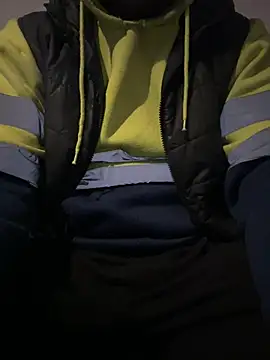 Snapshot of cussy007 chatting on 02-13-25, 01:37 cussy007 online show from 02-13-25, 01:37