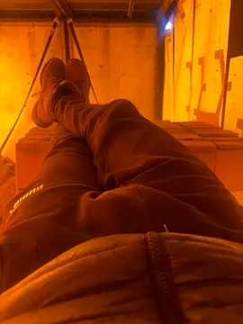 Snapshot of cussy007 chatting on 11-21-25, 01:43 cussy007 online show from 11-21-25, 01:43