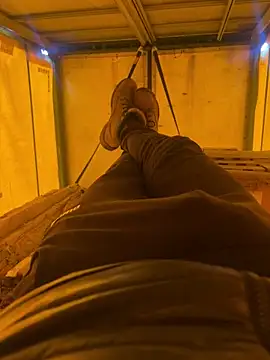 Snapshot of cussy007 chatting on 11-24-25, 01:22 cussy007 online show from 11-24-25, 01:22