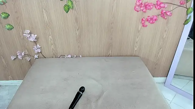 jenelotizz06 online show from 05-17-26, 03:04