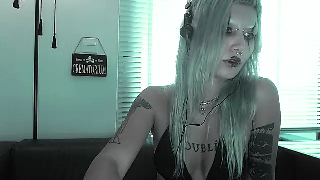 Snapshot of god_x_girl chatting on 05-15-26, 11:23 god x girl online show from 05-15-26, 11:23