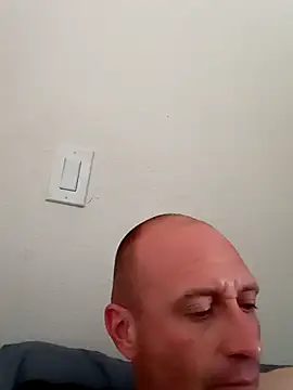 El Gizmo online show from 03-20-25, 06:09