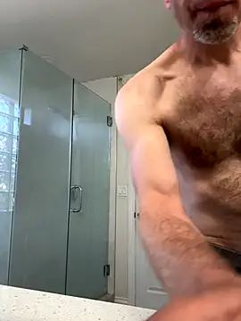 El Gizmo online show from 10-22-25, 05:34