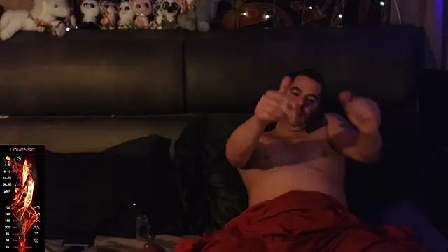 Snapshot of Hard_to_Handlexxx chatting on 01-31-25, 11:24 Hard to Handlexxx online show from 01-31-25, 11:24