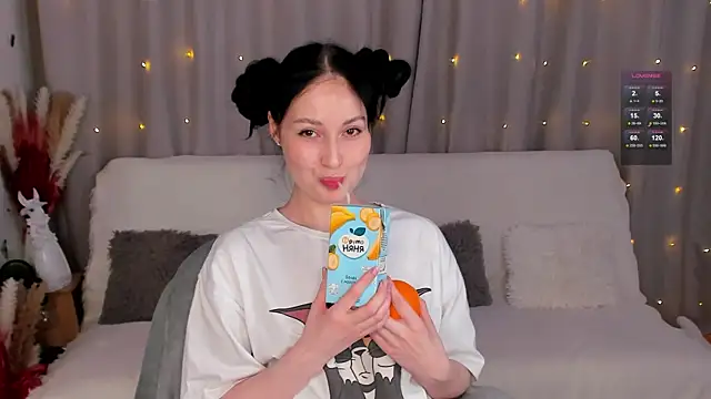 Snapshot of LisaMooore chatting on 02-15-25, 09:37 LisaMooore online show from 02-15-25, 09:37