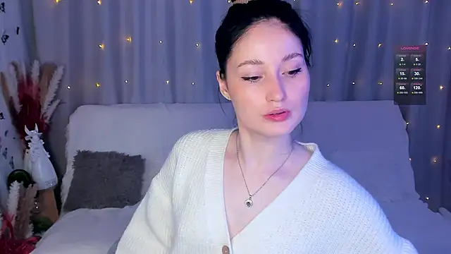 Snapshot of LisaMooore chatting on 02-25-25, 03:42 LisaMooore online show from 02-25-25, 03:42