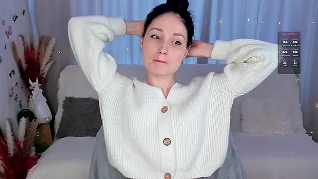 Snapshot of LisaMooore chatting on 02-25-25, 10:37 LisaMooore online show from 02-25-25, 10:37