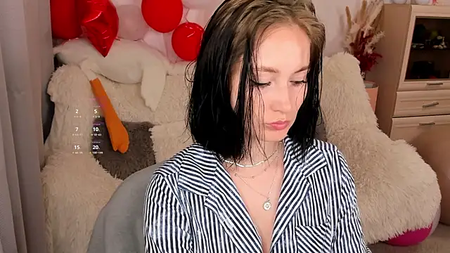LisaMooore online show from 07-02-26, 04:02